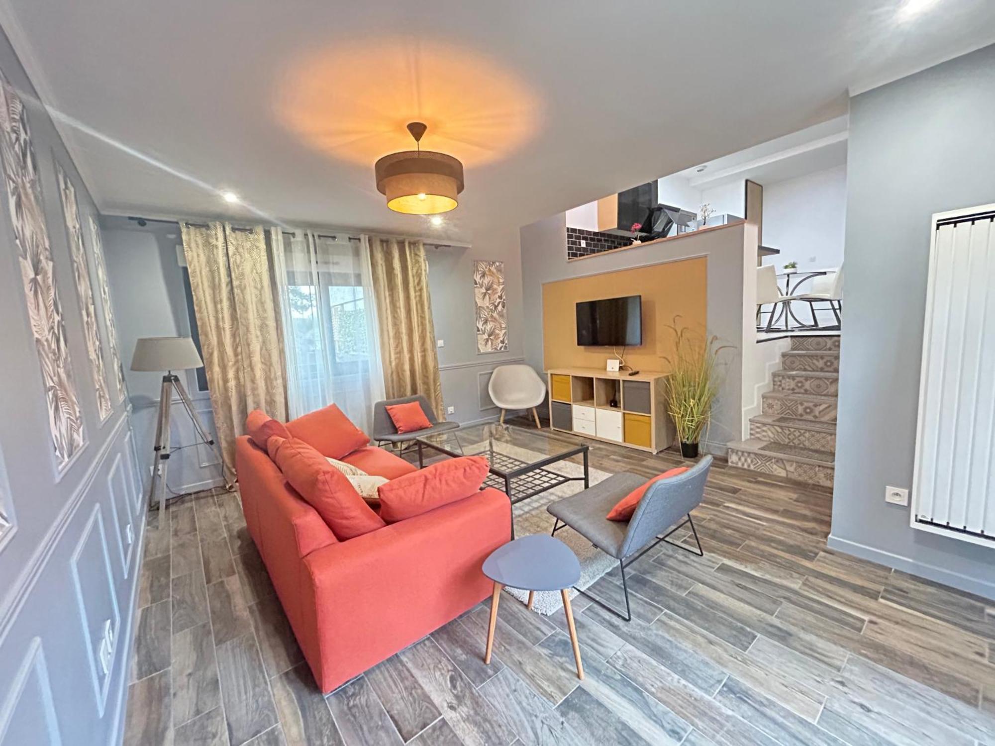 Casa vacanze Marvel House - Disneyland 5min, Private Parking, Terrace *