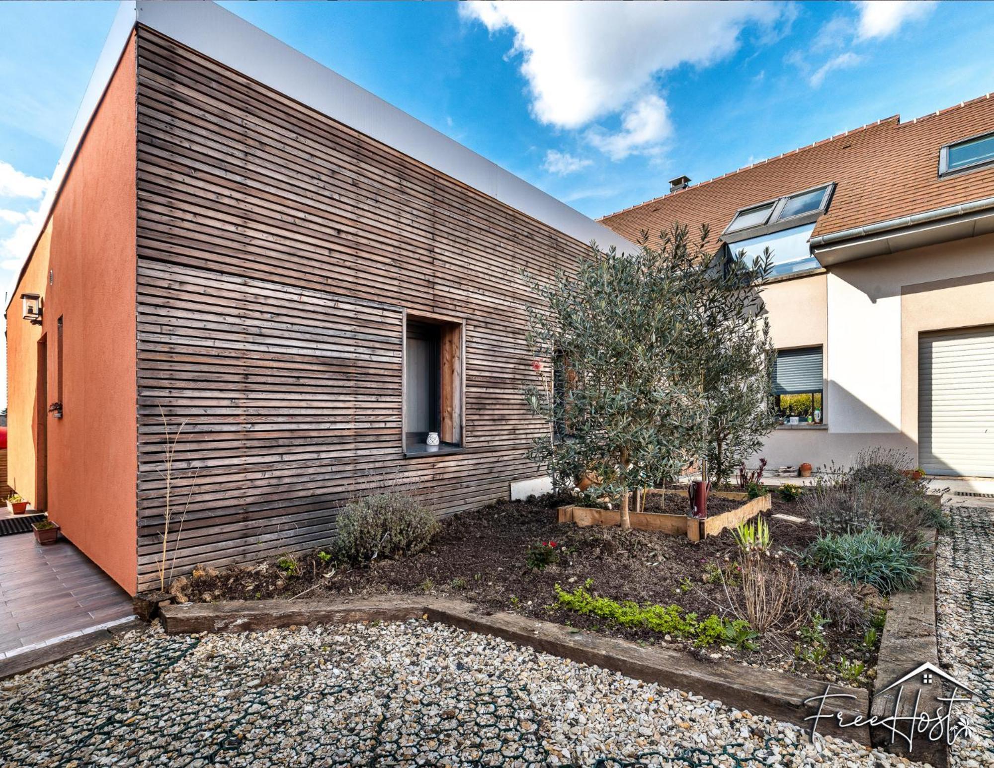 Marvel House - Disneyland 5min, Private Parking, Terrace Holiday home Magny-le-Hongre