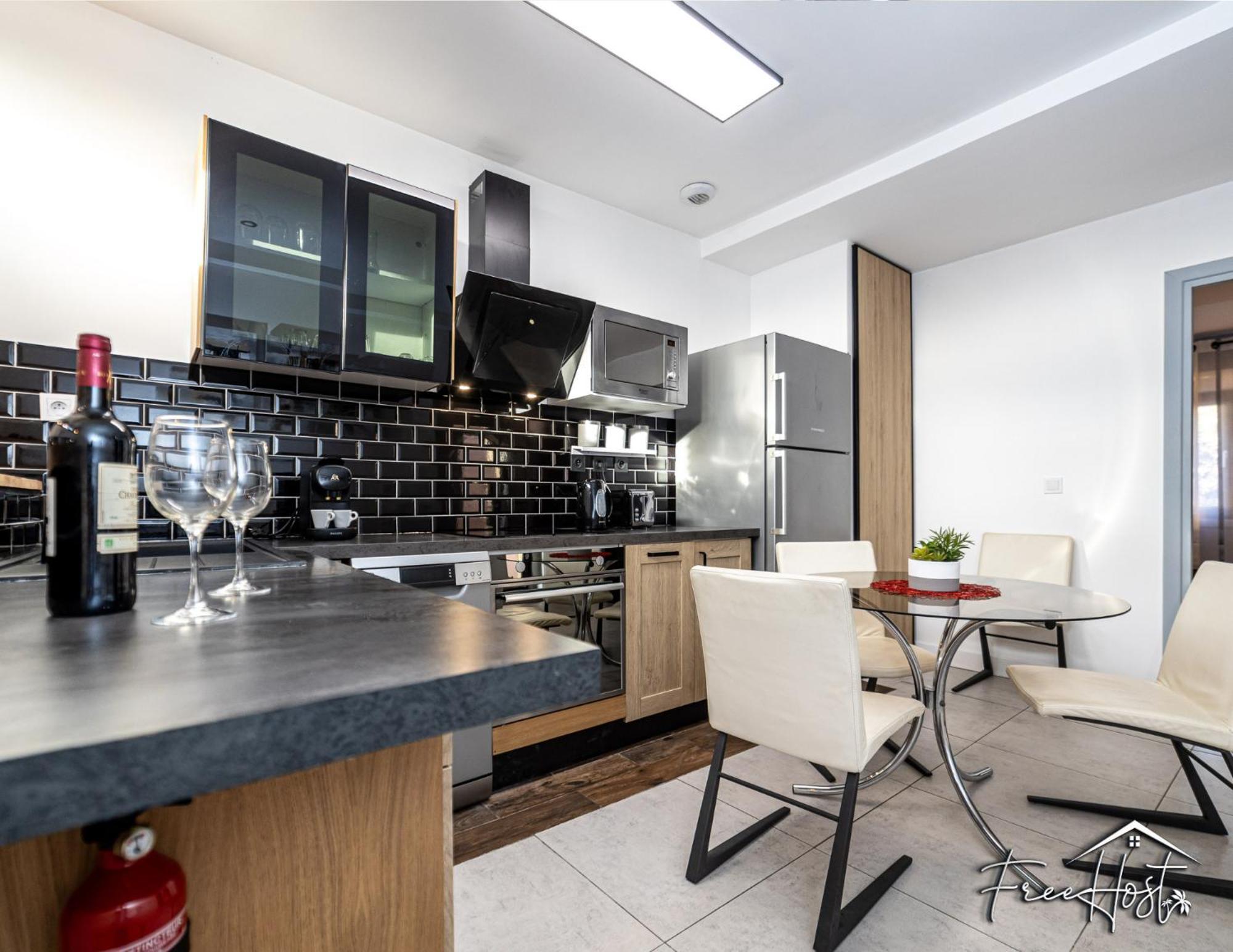 Marvel House - Disneyland 5min, Private Parking, Terrace Magny-le-Hongre